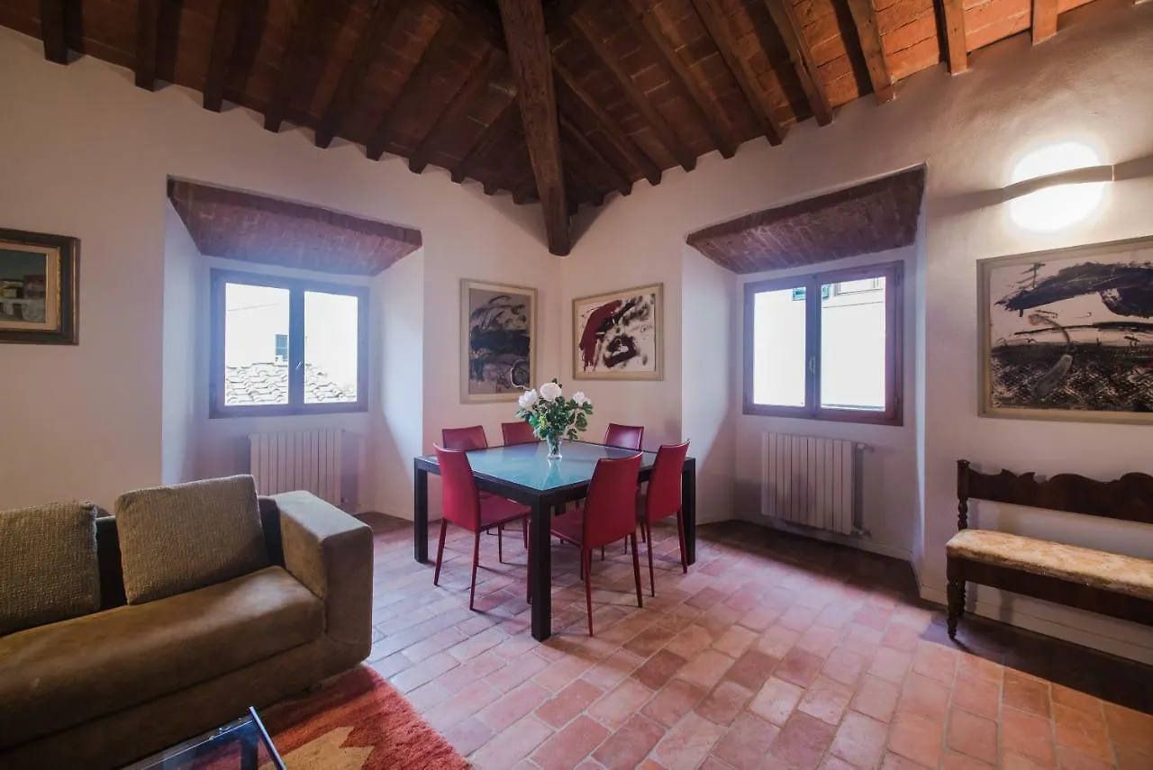 Central Location In Florence Inviting Apt איטליה